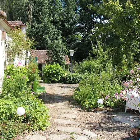 Le Moulin En Route Rose En Grijs, Badkamer En Frühstückspension