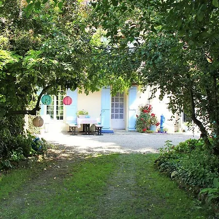 Le Moulin En Route Rose En Grijs, Badkamer En * Bleves