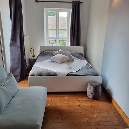 Le Moulin En Route Rose En Grijs, Badkamer En Bed & Breakfast